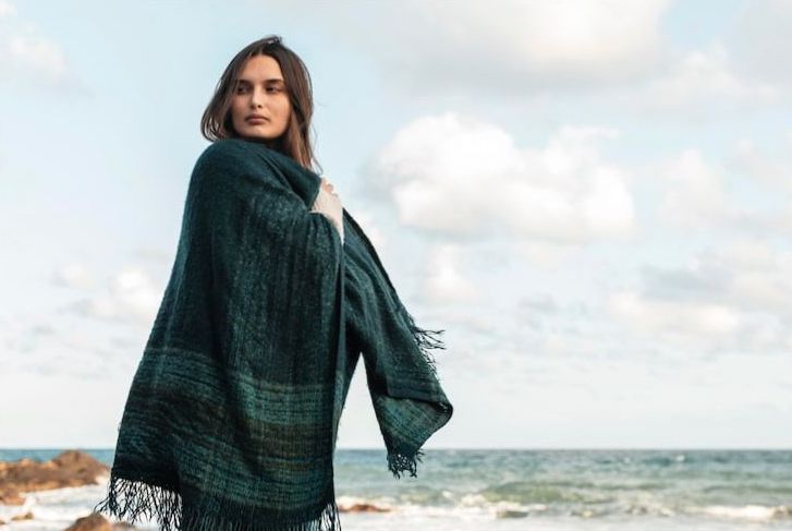 Alpaka Fransen-Poncho Textur & Detail