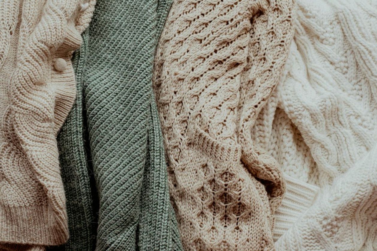 Alpen Strickcardigan mit Hornknöpfen Textur & Detail