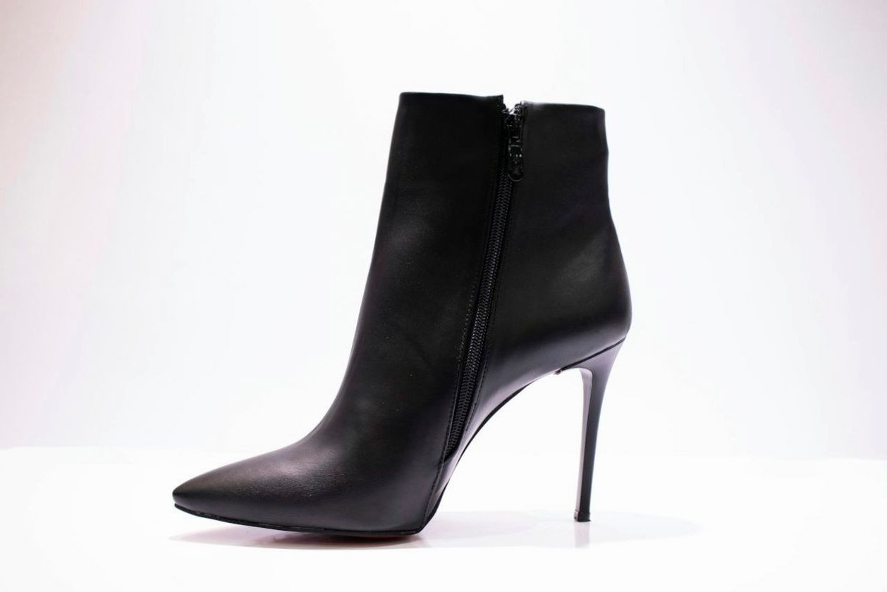 Damen Leder-Pumps Zürich Ansicht 2