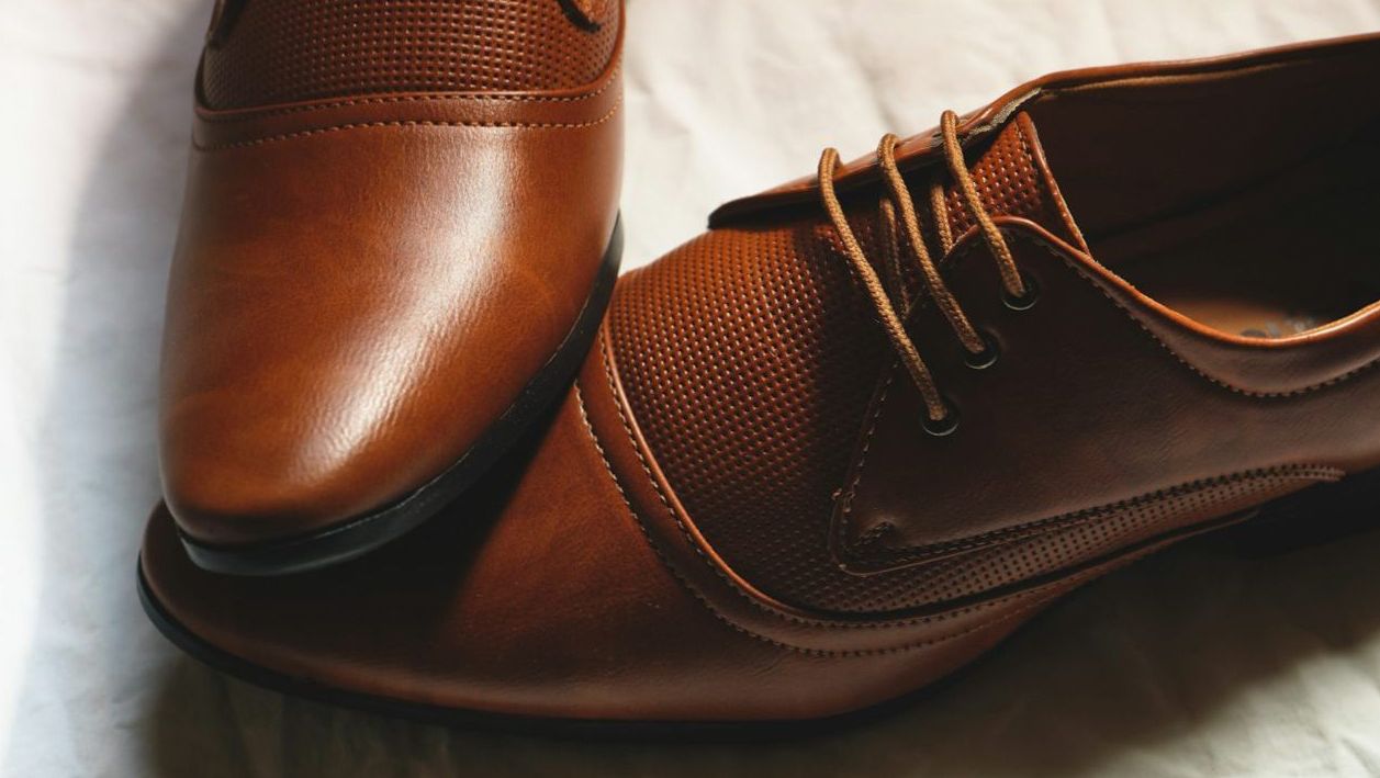 Rahmengenähte Oxford-Schuhe Bern Textur & Detail